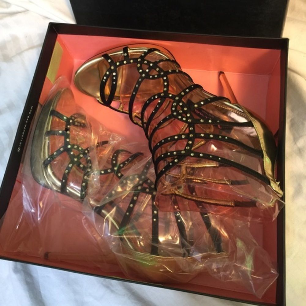 New Nina shoes - Picture 2 of 4